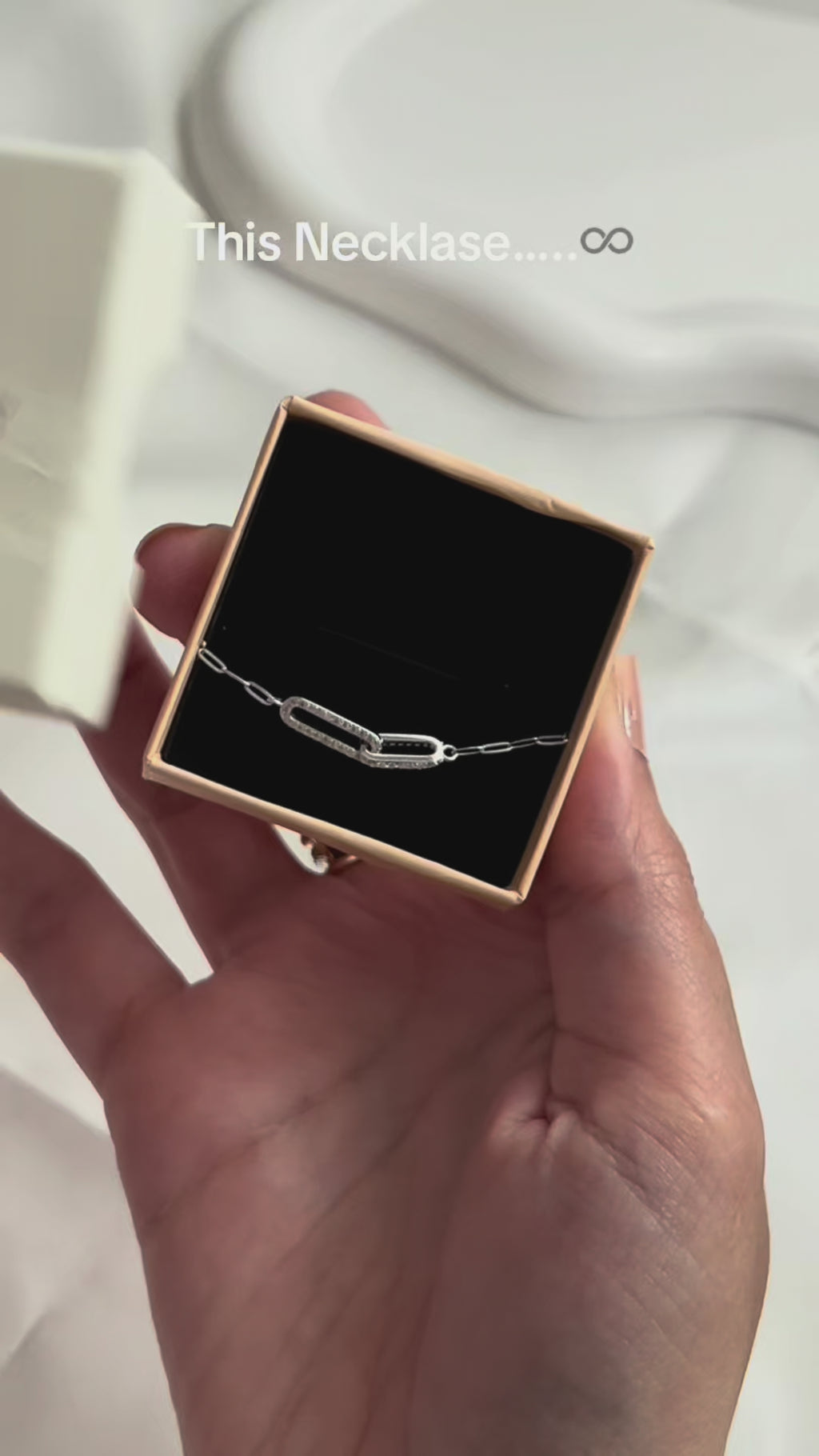 The Line Necklace